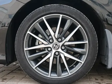 Toyota Camry 2021 года за 15 550 000 тг. в Астана – фото 20