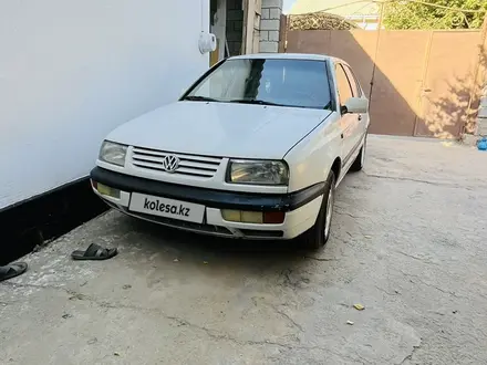 Volkswagen Vento 1993 года за 850 000 тг. в Шымкент – фото 2