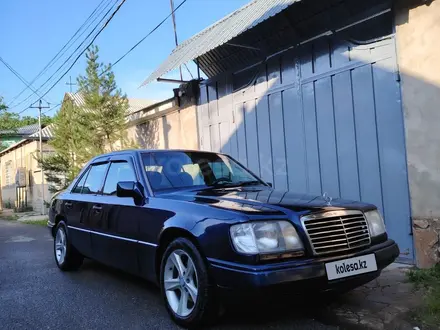 Mercedes-Benz E 280 1995 года за 2 600 000 тг. в Шымкент – фото 2