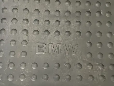 Оригинальный коврик в багажник на BMW X5 за 25 000 тг. в Алматы – фото 2
