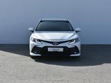 Toyota Camry 2021 года за 12 700 000 тг. в Атырау – фото 2