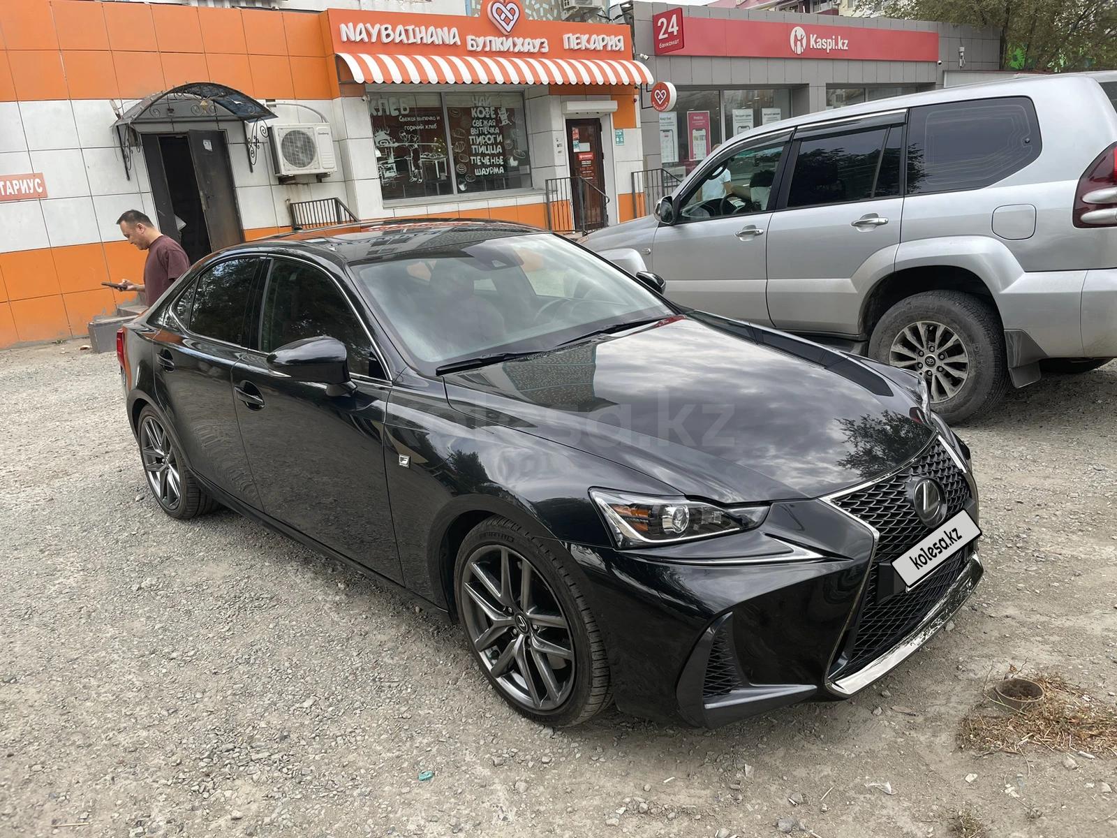 Lexus IS 200t 2017 г.