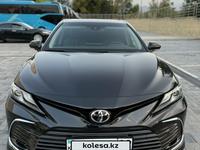 Toyota Camry 2023 года за 15 150 000 тг. в Алматы