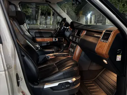 Land Rover Range Rover 2008 года за 11 000 000 тг. в Алматы – фото 16