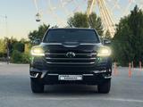 Toyota Land Cruiser 2023 года за 60 000 000 тг. в Шымкент