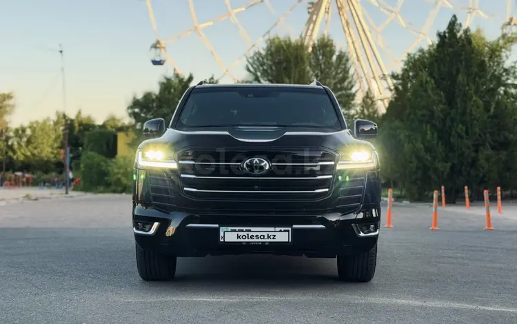 Toyota Land Cruiser 2023 года за 60 000 000 тг. в Шымкент
