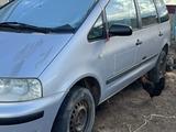 Volkswagen Sharan 2001 года за 1 700 000 тг. в Актобе – фото 4