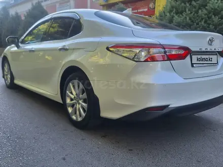 Toyota Camry 2018 года за 13 500 000 тг. в Шымкент – фото 9