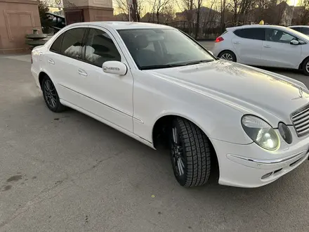 Mercedes-Benz E 280 2005 года за 4 350 000 тг. в Атырау – фото 26