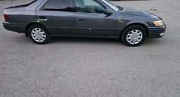 Toyota Camry 1999 года за 2 600 000 тг. в Астана – фото 2
