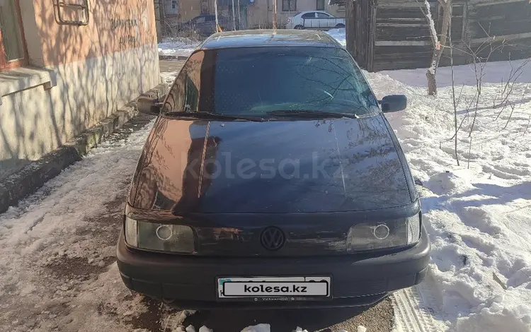 Volkswagen Passat 1990 годаfor1 000 000 тг. в Алматы