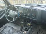 Chevrolet Blazer 1995 года за 1 200 000 тг. в Караганда – фото 2