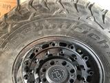 Шины 285/70R17 грязевые BF Goodrich Mud-Terrain T/A количество 5штүшін350 000 тг. в Алматы – фото 5