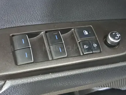 Toyota Camry 2020 года за 12 290 000 тг. в Астана – фото 23