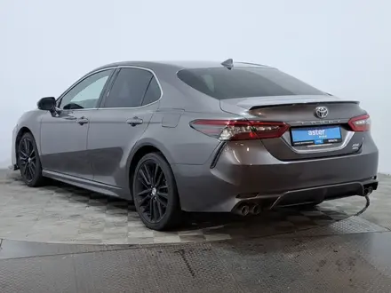 Toyota Camry 2020 года за 12 290 000 тг. в Астана – фото 7