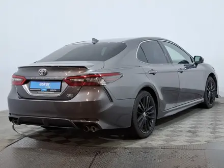 Toyota Camry 2020 года за 12 290 000 тг. в Астана – фото 5