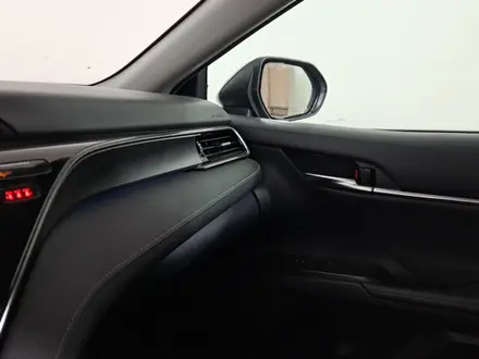 Toyota Camry 2020 года за 12 290 000 тг. в Астана – фото 14