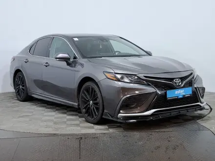 Toyota Camry 2020 года за 12 290 000 тг. в Астана – фото 3