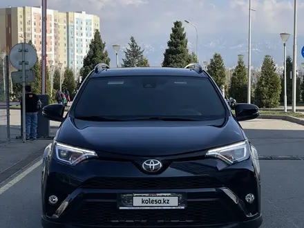 Toyota RAV4 2017 года за 13 100 000 тг. в Алматы – фото 11