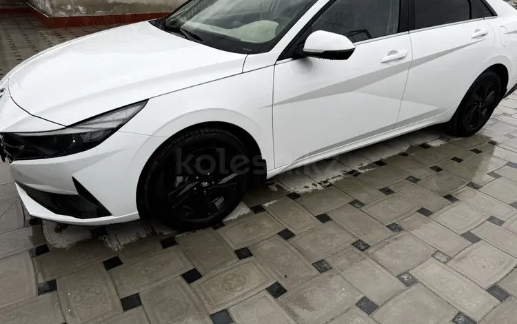 Hyundai Elantra 2022 года за 8 490 000 тг. в Атырау