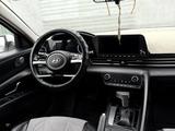 Hyundai Elantra 2022 года за 8 490 000 тг. в Атырау – фото 3