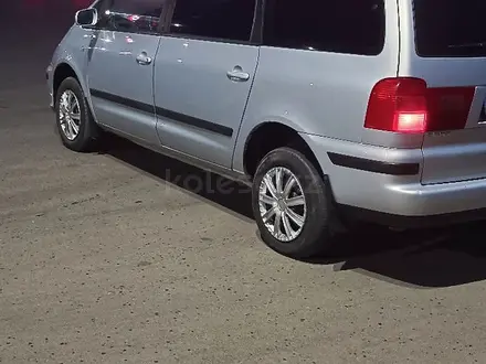 SEAT Alhambra 2000 года за 3 100 000 тг. в Уральск – фото 9