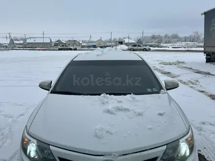 Toyota Camry 2012 года за 5 250 000 тг. в Атырау – фото 2