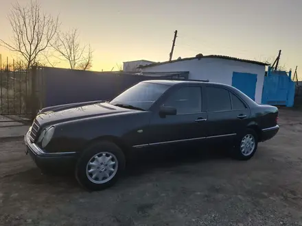 Mercedes-Benz E 240 2000 года за 3 800 000 тг. в Астана – фото 5