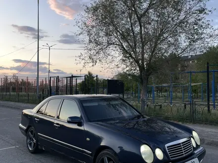 Mercedes-Benz E 280 1996 года за 1 888 888 тг. в Караганда – фото 2