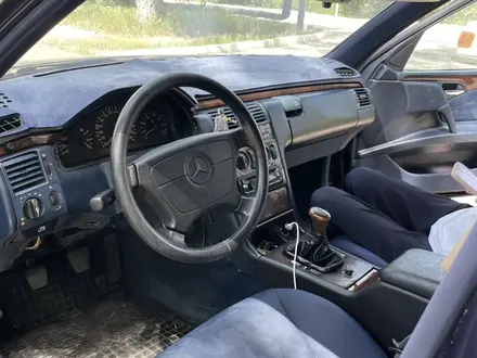 Mercedes-Benz E 280 1996 года за 1 888 888 тг. в Караганда – фото 6