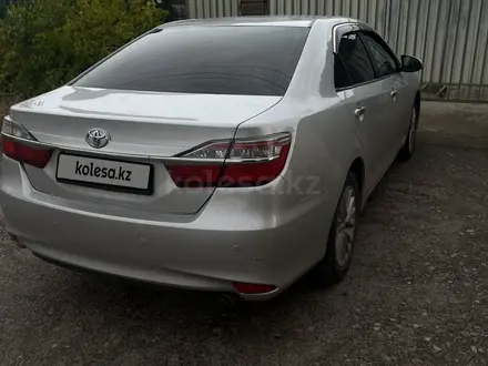 Toyota Camry 2015 года за 10 800 000 тг. в Алматы – фото 2