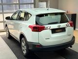 Toyota RAV4 2015 года за 8 800 000 тг. в Астана – фото 4