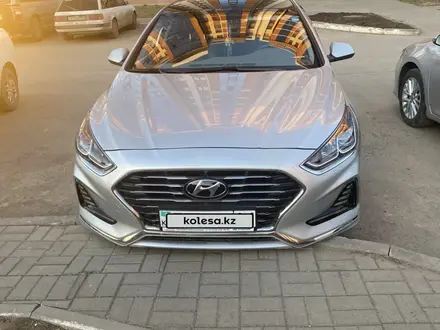 Hyundai Sonata 2019 года за 9 500 000 тг. в Астана – фото 3