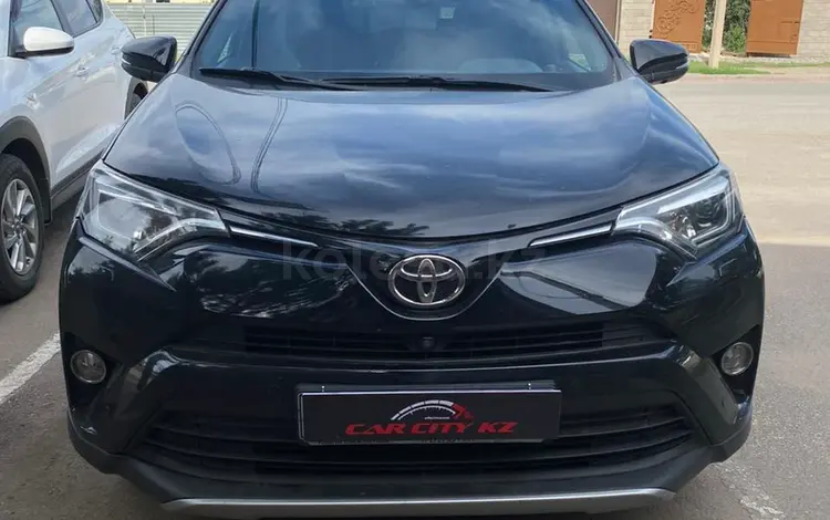 Toyota RAV4 2018 года за 14 500 000 тг. в Астана