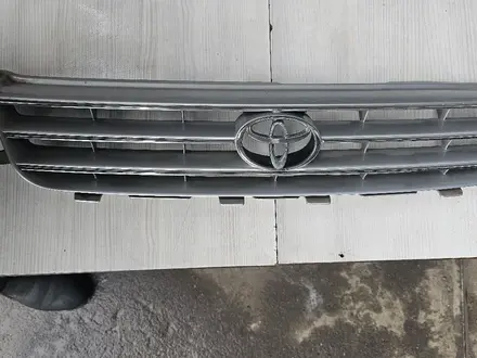 Решетка радиатора Toyota Camry 20 за 30 000 тг. в Алматы