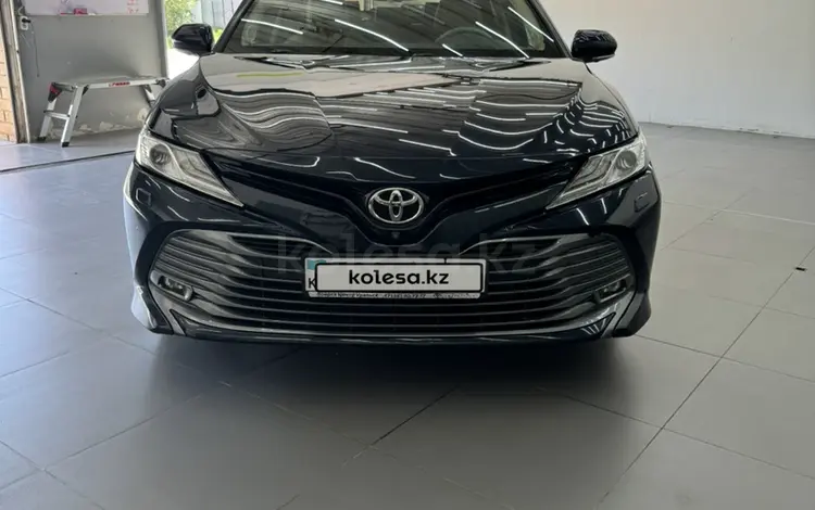 Toyota Camry 2019 года за 19 800 000 тг. в Уральск