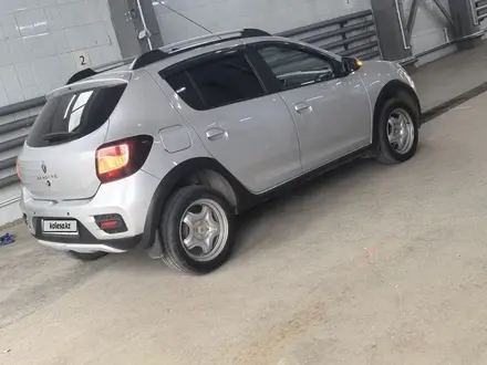Renault Sandero Stepway 2017 года за 5 000 000 тг. в Актобе – фото 4