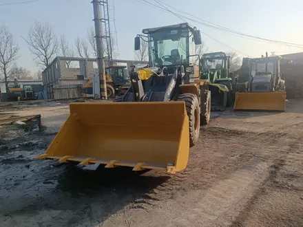 XCMG  Погрузчик фронтальный XCMG LW330KZ 2025 года в Астана – фото 13