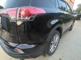 Toyota RAV4 2019 года за 13 700 000 тг. в Атырау