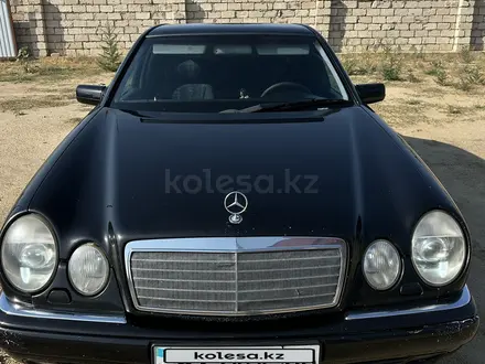 Mercedes-Benz E 240 1998 года за 2 655 301 тг. в Кульсары – фото 9