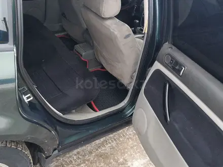 Volkswagen Passat 1997 года за 1 900 000 тг. в Уральск – фото 9