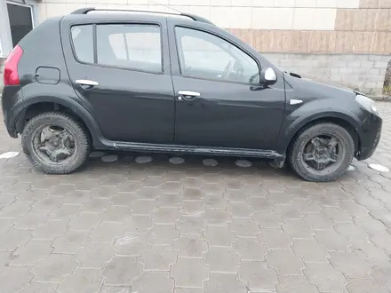 Renault Sandero Stepway 2013 года за 3 500 000 тг. в Караганда – фото 4