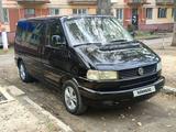 Volkswagen Multivan 2001 года за 7 800 000 тг. в Качар – фото 2