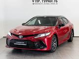 Toyota Camry 2021 года за 14 550 000 тг. в Астана
