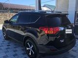 Toyota RAV4 2015 года за 9 000 000 тг. в Жанаозен – фото 4