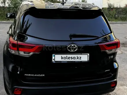 Toyota Highlander 2018 года за 18 500 000 тг. в Алматы – фото 4