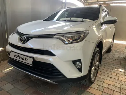 Toyota RAV4 2017 года за 15 200 000 тг. в Алматы – фото 19