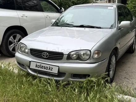 Toyota Corolla 2001 года за 1 500 000 тг. в Астана – фото 2