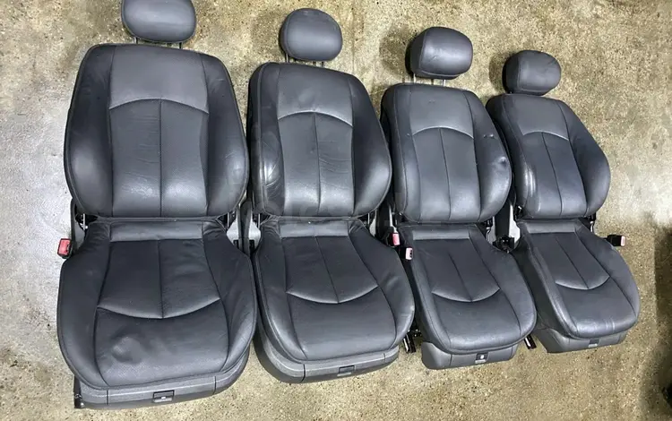 Передние сидения на Мерседес W211 Е класс за 1 000 тг. в Алматы