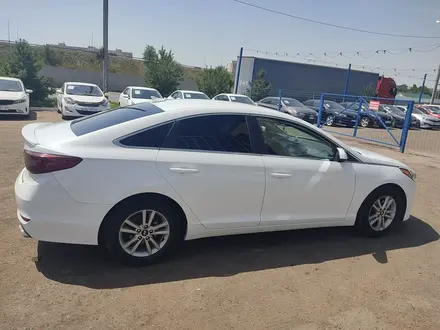 Hyundai Sonata 2015 года за 7 500 000 тг. в Уральск – фото 4